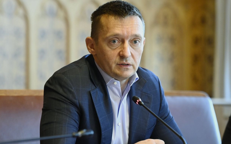 Rogán szerint nem akarják befolyásolni a magyar választást az oroszok