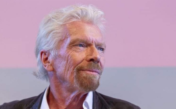 Richard Branson hamarosan indul az űrbe