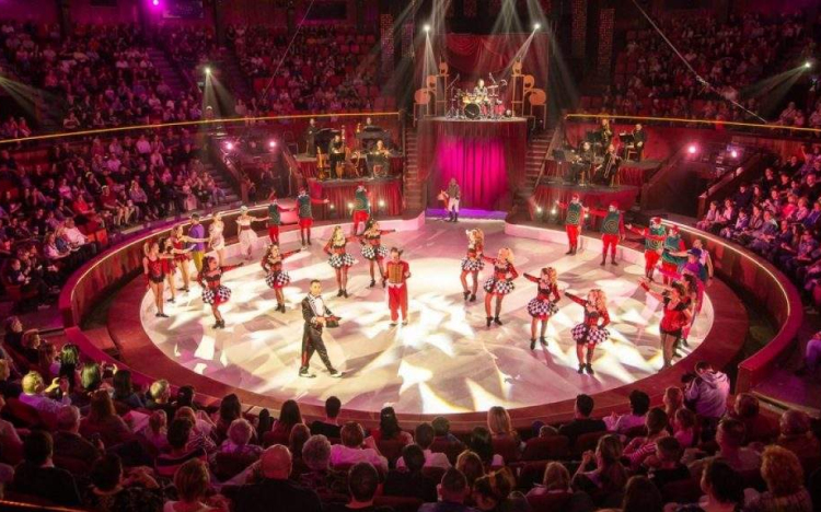 Közép-Európa legnagyobb cirkuszi sátrát építi Magyarország Bakuban