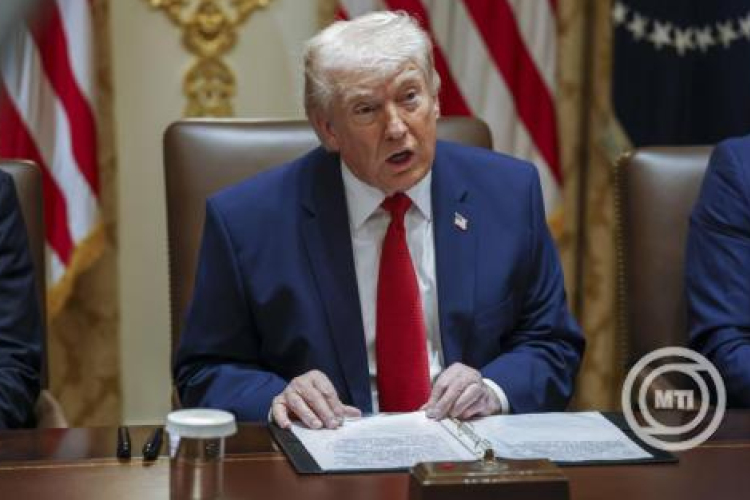 Ukrajnai háború - Háromnapos tűzszünetet jelentett be Trump Ukrajna és Oroszország között